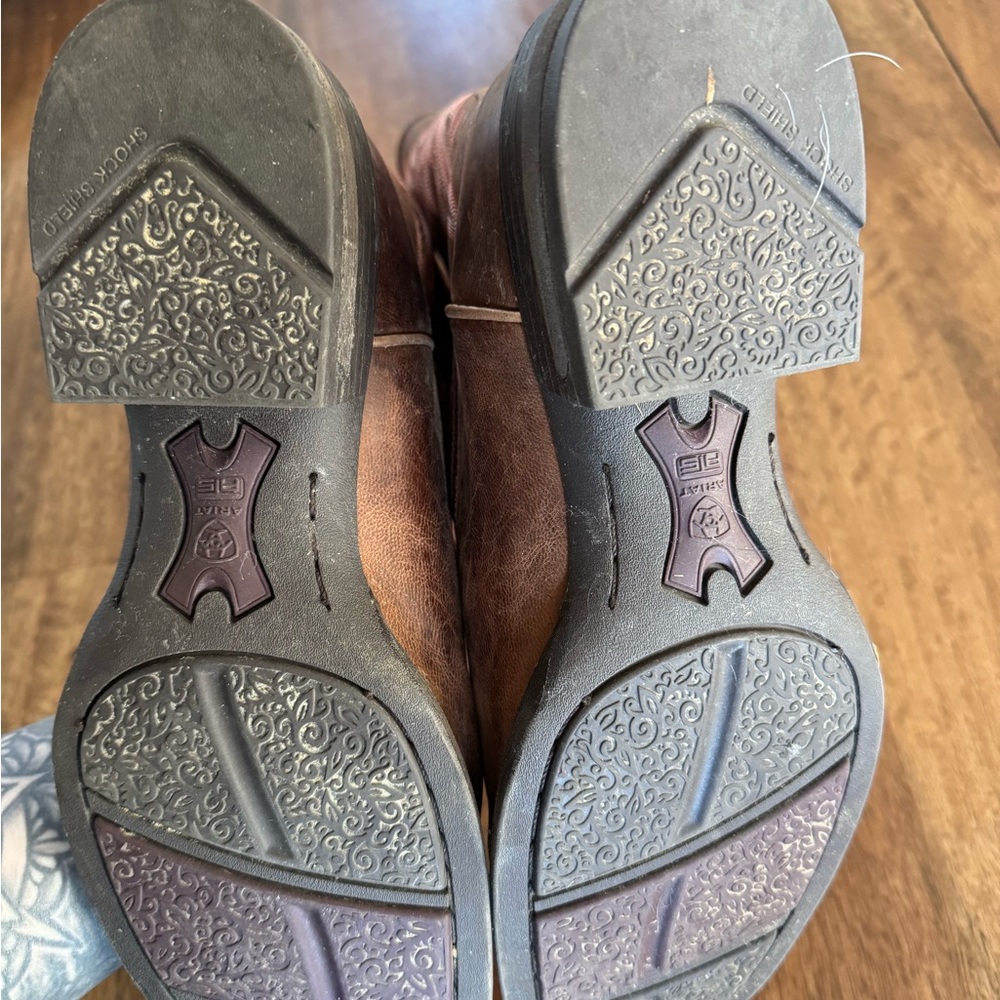 Ariat Brown Embroidered Western Cowboy Boots - Picture 4 of 5
